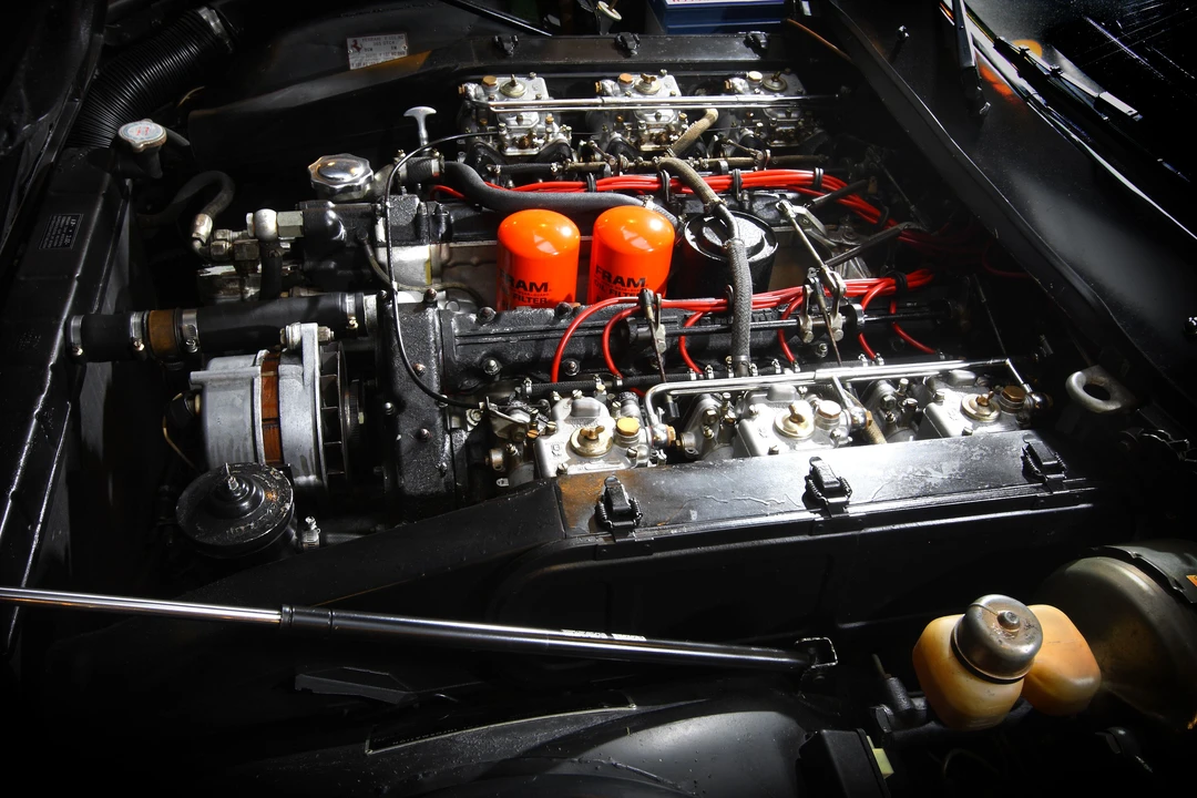 Ferrari 365 GTC/4 - Image 10 of 13