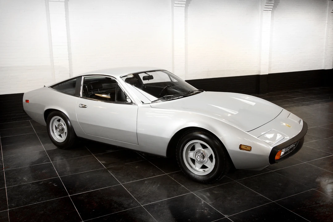 Ferrari 365 GTC/4 - Image 2 of 13