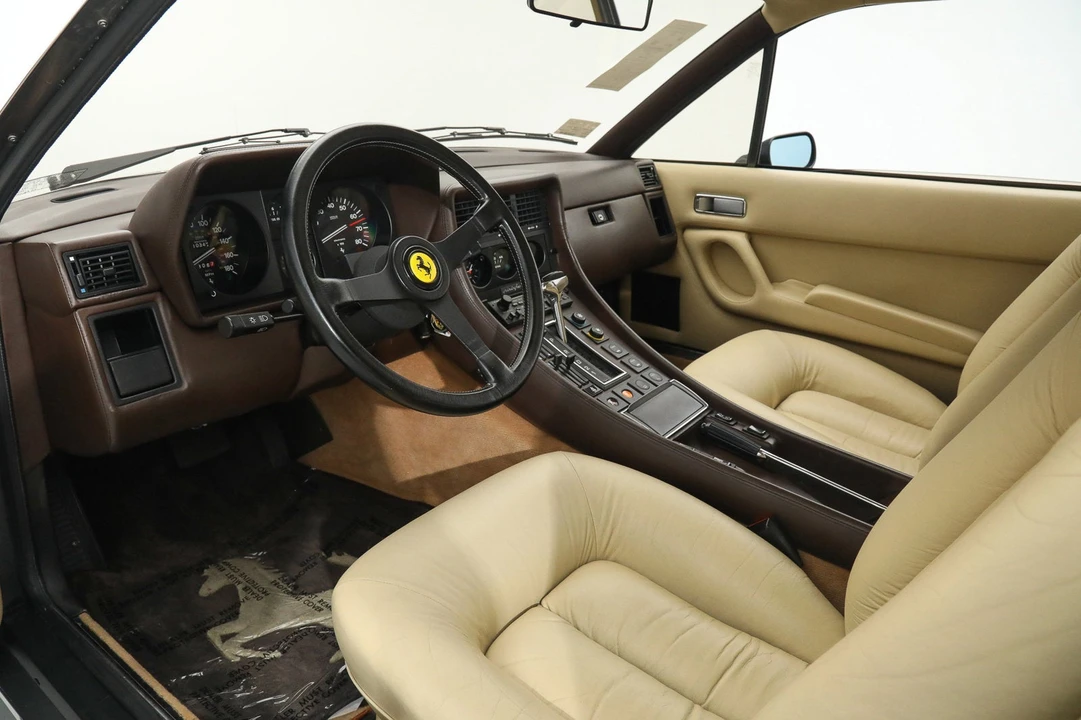 0 Ferrari 400 GT - Image 2 of 31