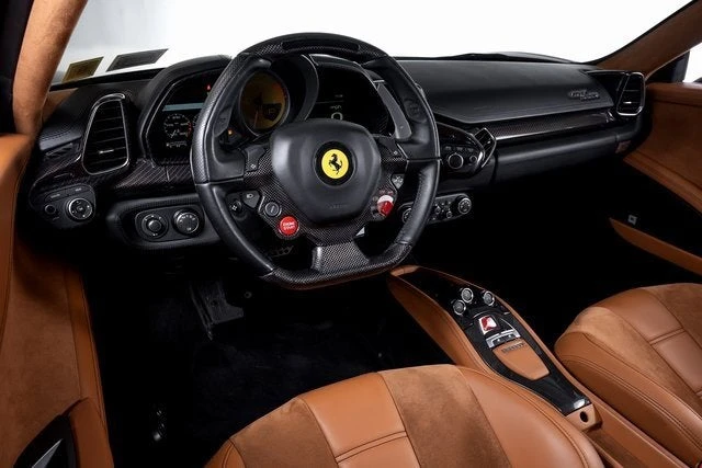 Ferrari 458 Italia - Image 5 of 6