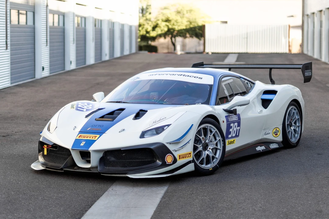 Ferrari 488 - Image 4 of 31