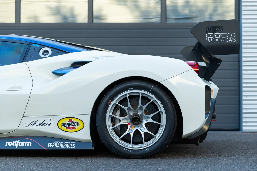 Ferrari 488 - Image 16 of 31