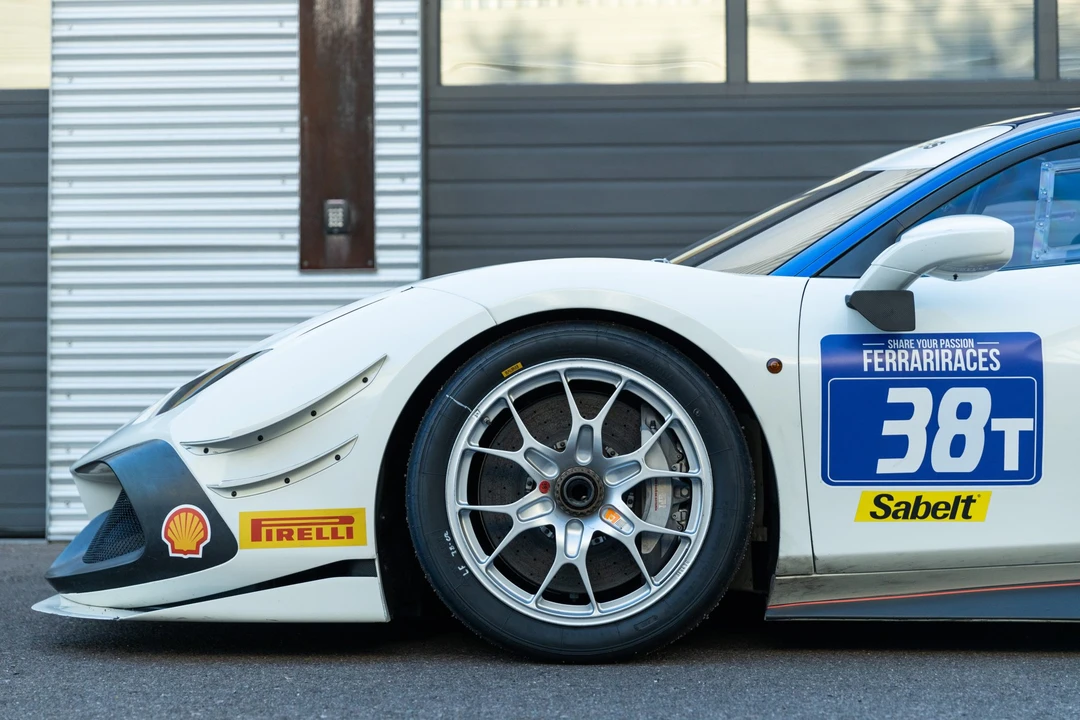 Ferrari 488 - Image 15 of 31