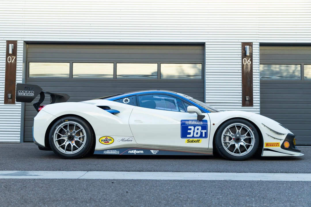 Ferrari 488 - Image 12 of 31