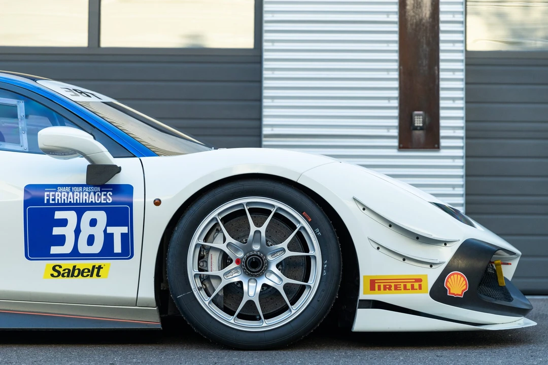 Ferrari 488 - Image 18 of 31