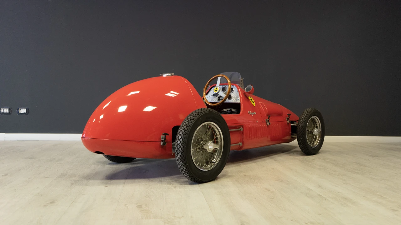 Ferrari Replica - Image 4 of 31