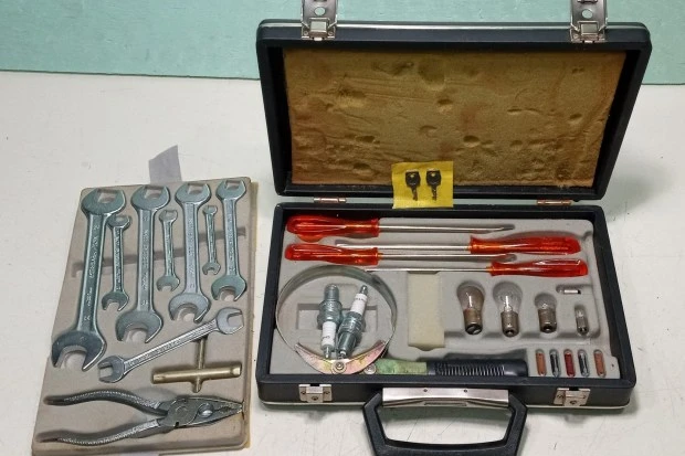 Parts & Memorabilia Tools - Image 3 of 5