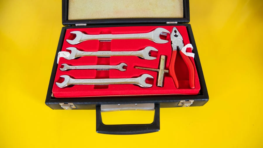 Parts & Memorabilia Tools - Image 4 of 4