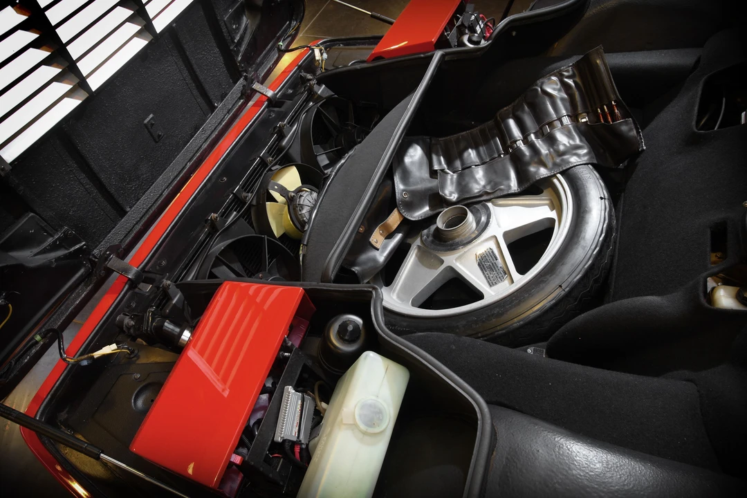 Ferrari 512 BBi - Image 11 of 13
