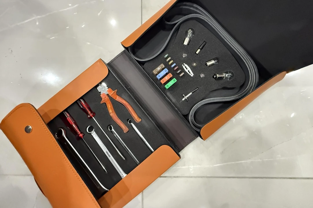 Parts & Memorabilia Tools - Image 3 of 3