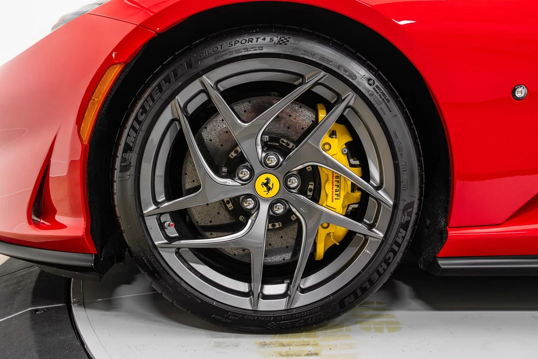 2020 Ferrari 812 Superfast - Image 14 of 31