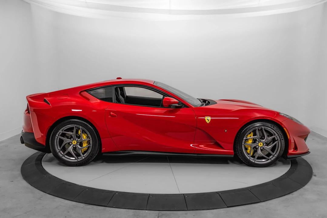 2020 Ferrari 812 Superfast - Image 9 of 31