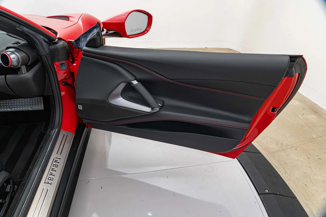 2020 Ferrari 812 Superfast - Image 19 of 31