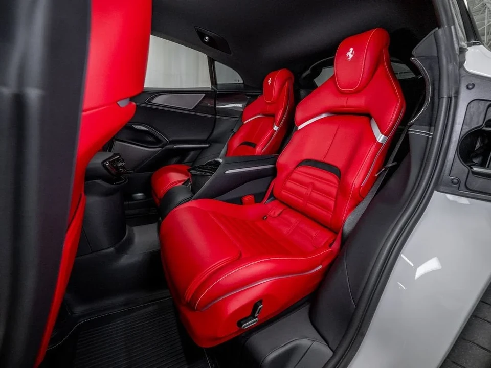 2025 Ferrari Purosangue - Image 15 of 31