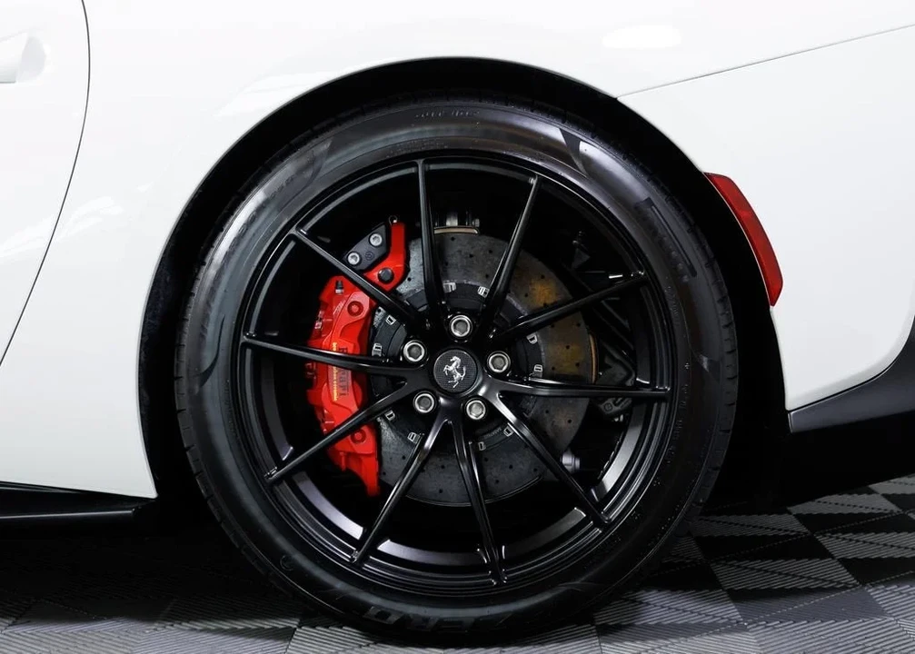 2021 Ferrari 812 GTS - Image 10 of 31
