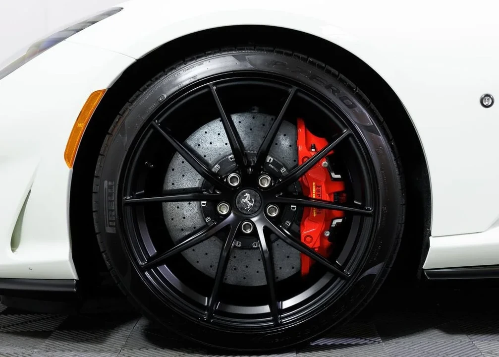 2021 Ferrari 812 GTS - Image 9 of 31