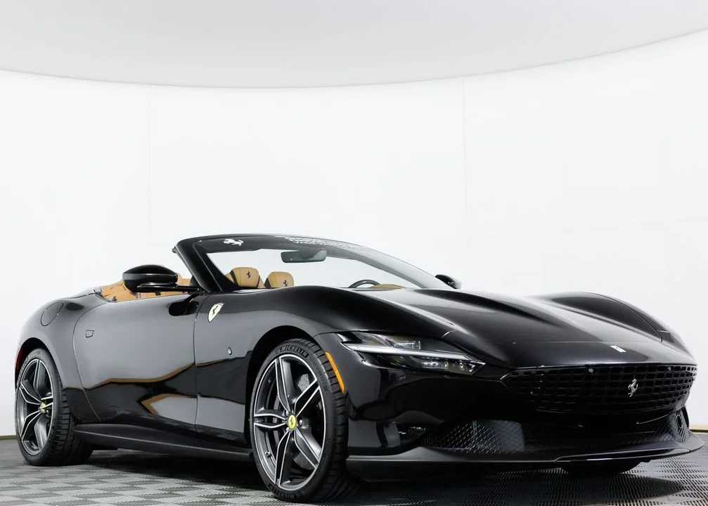 2025 Ferrari Roma Spider - Image 5 of 31