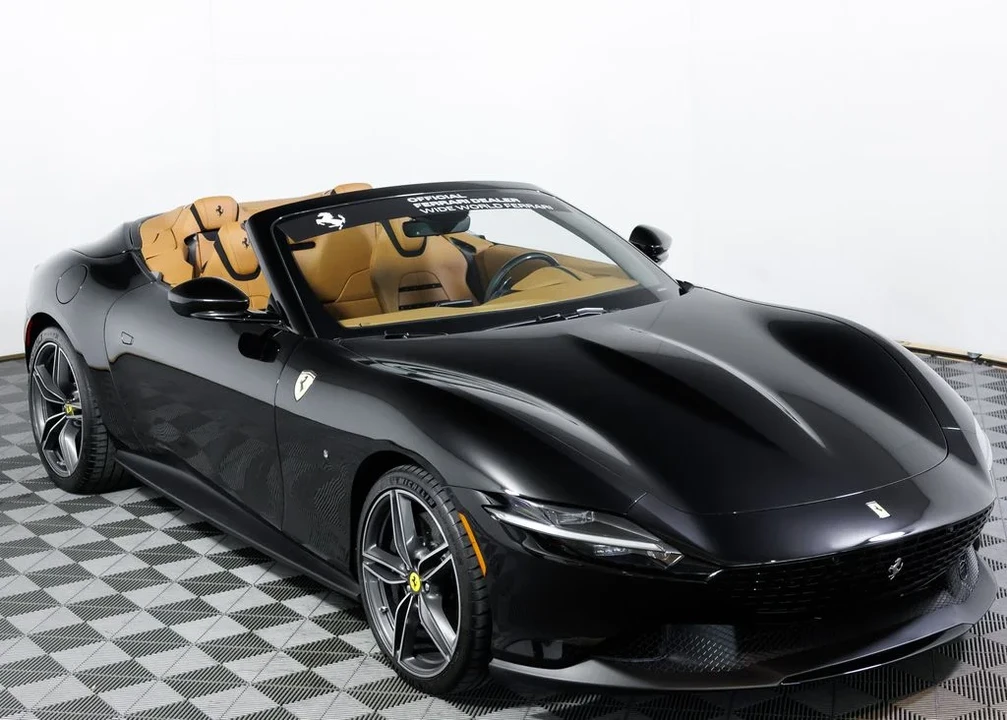 2025 Ferrari Roma Spider - Image 15 of 31