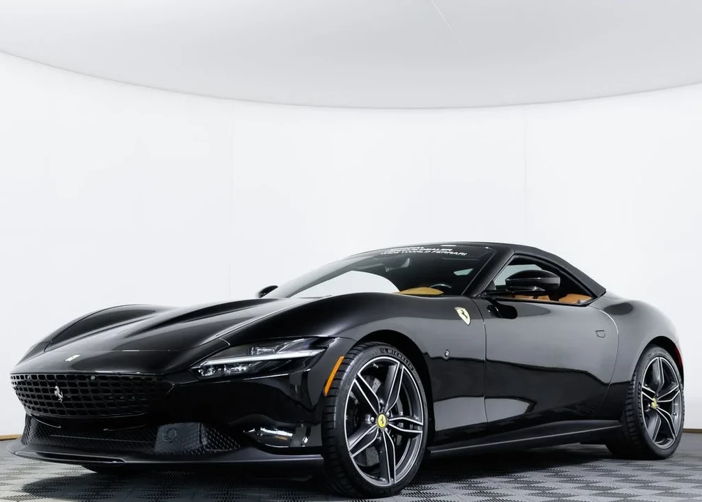2025 Ferrari Roma Spider - Image 2 of 31