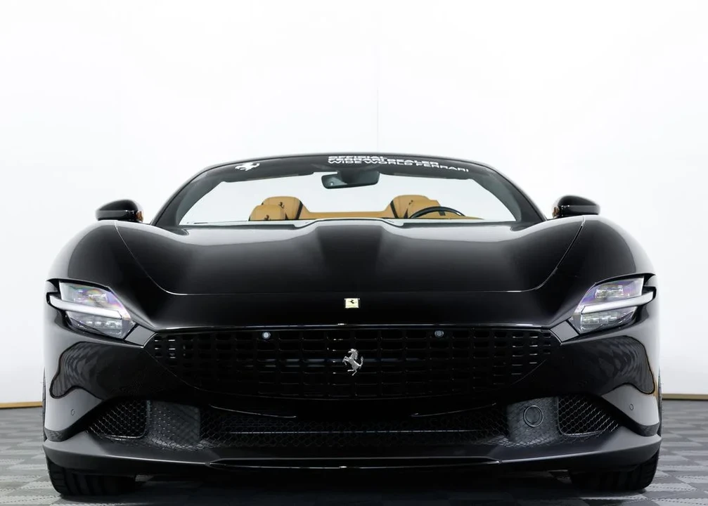 2025 Ferrari Roma Spider - Image 3 of 31