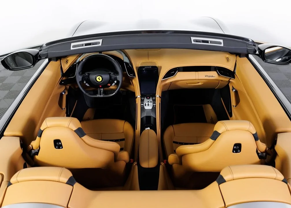 2025 Ferrari Roma Spider - Image 27 of 31
