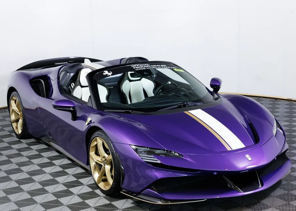 2025 Ferrari SF90 Spider - Image 15 of 31