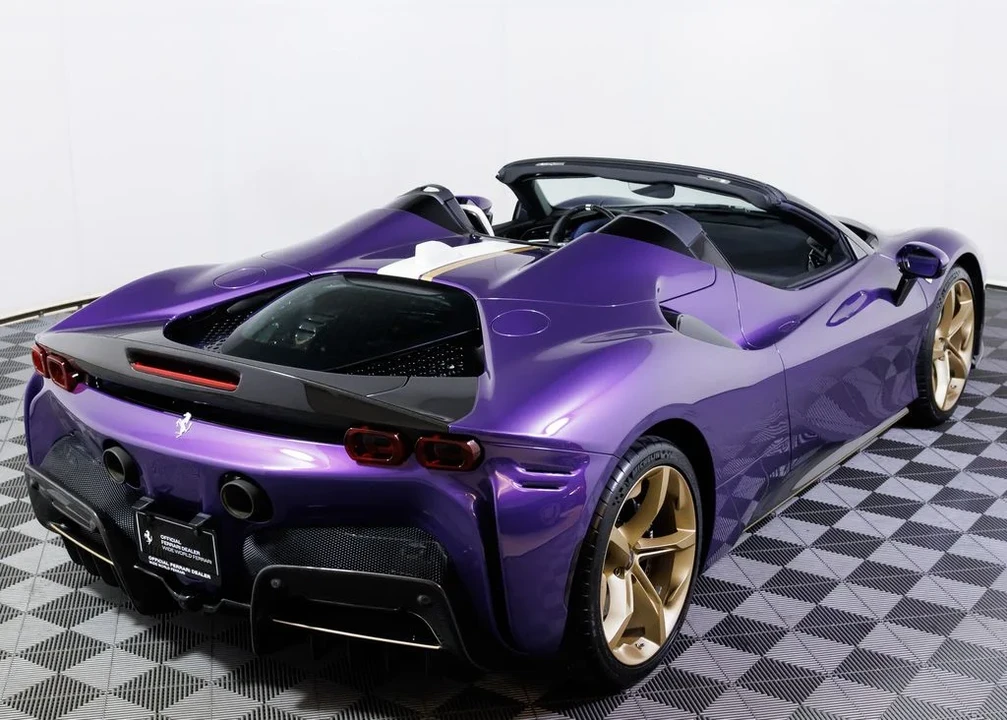 2025 Ferrari SF90 Spider - Image 18 of 31