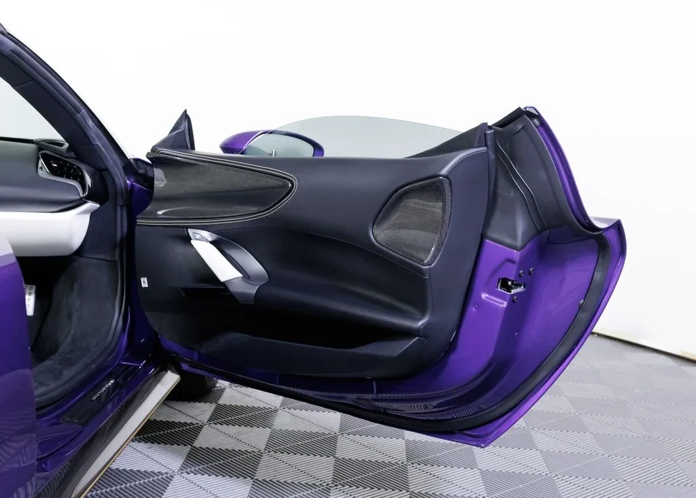 2025 Ferrari SF90 Spider - Image 24 of 31
