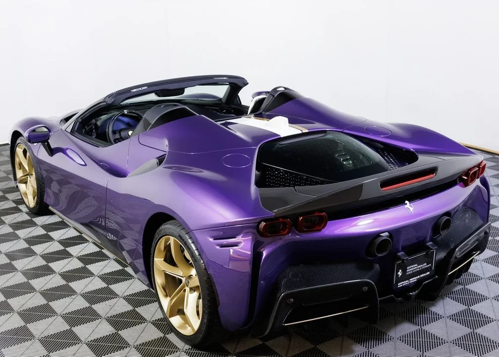 2025 Ferrari SF90 Spider - Image 17 of 31