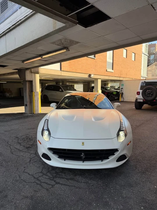 2016 Ferrari California T - Image 8 of 10