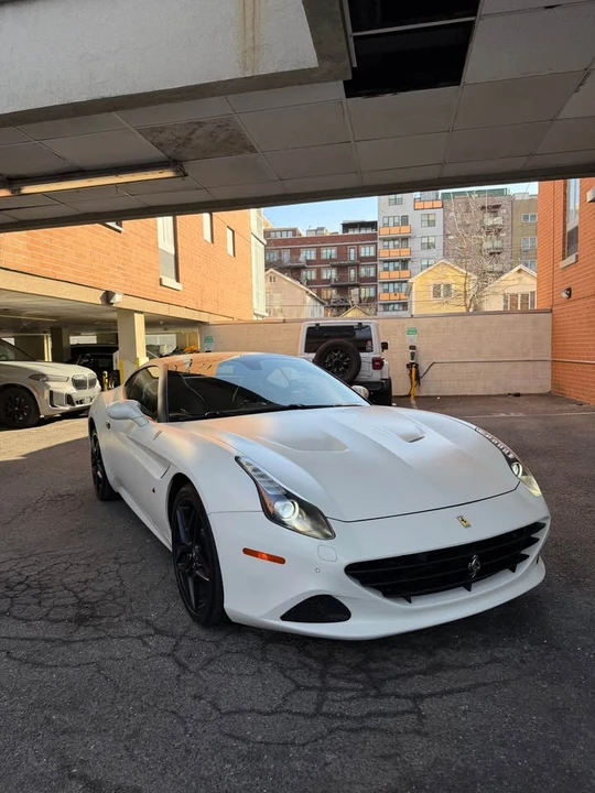 2016 Ferrari California T - Image 10 of 10