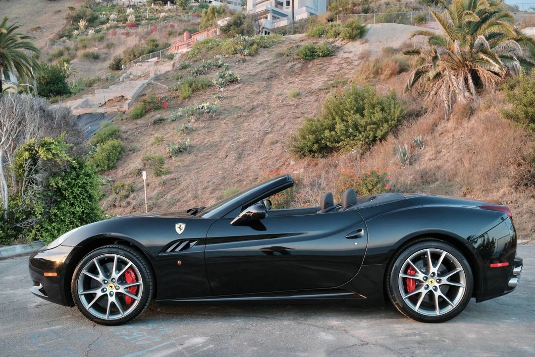 2010 Ferrari California - Image 2 of 22
