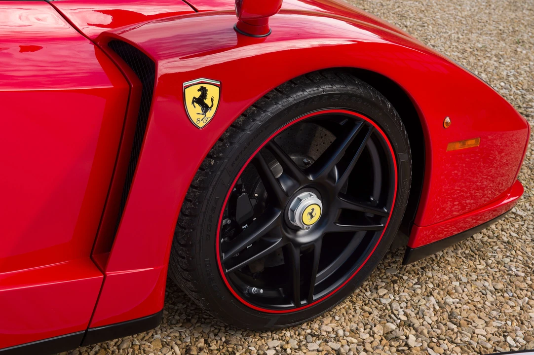 2004 Ferrari Enzo - Image 26 of 31