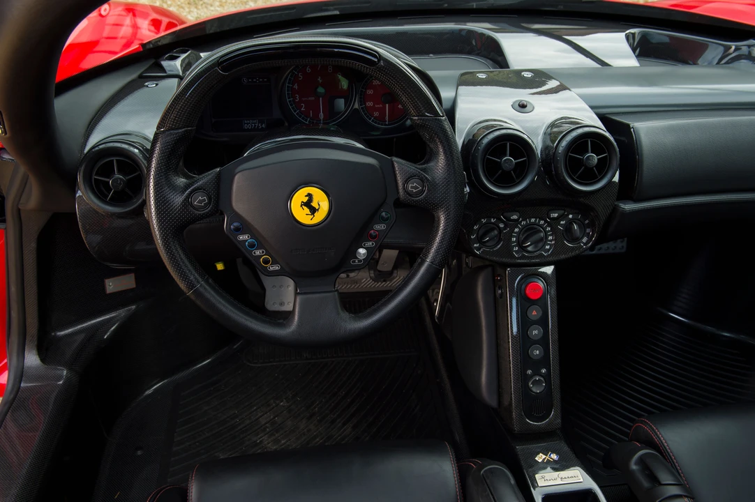 2004 Ferrari Enzo - Image 10 of 31
