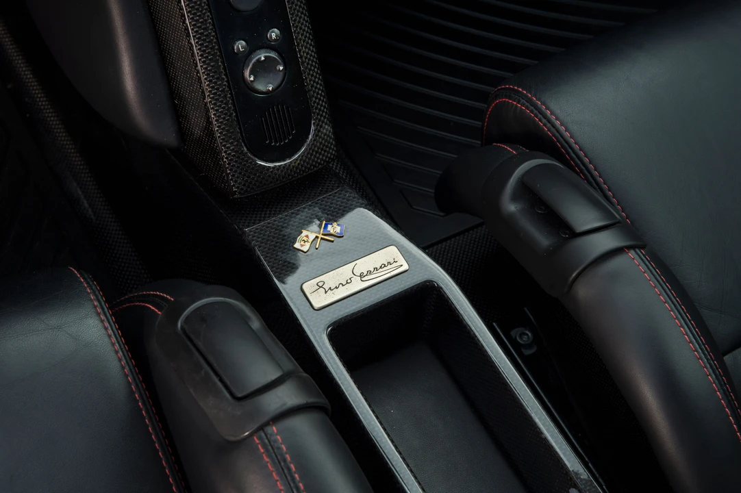 2004 Ferrari Enzo - Image 11 of 31