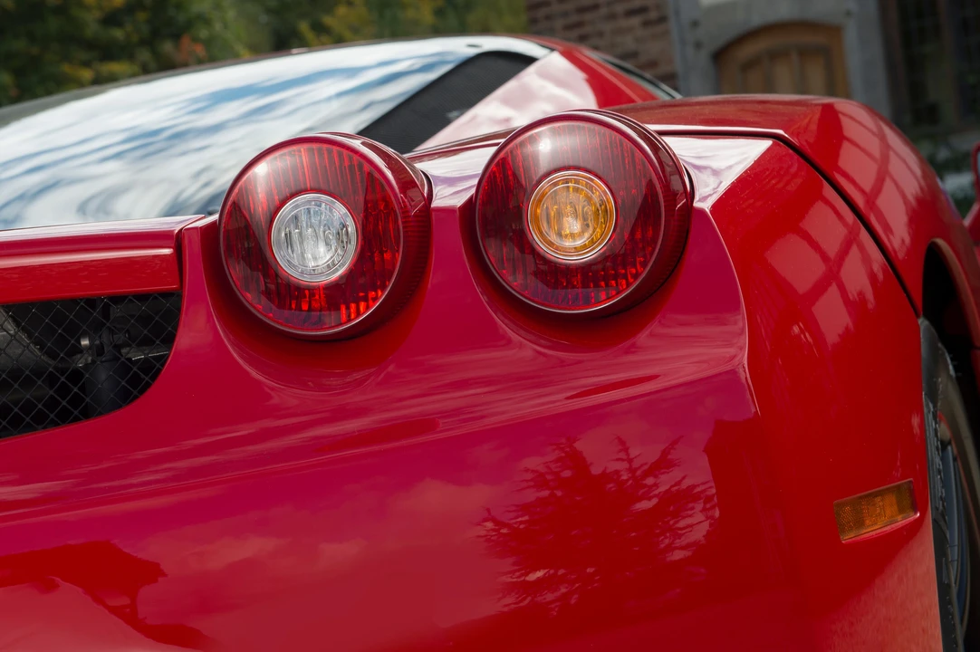 2004 Ferrari Enzo - Image 29 of 31