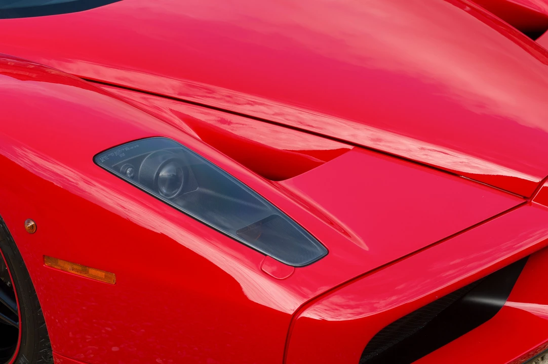 2004 Ferrari Enzo - Image 25 of 31