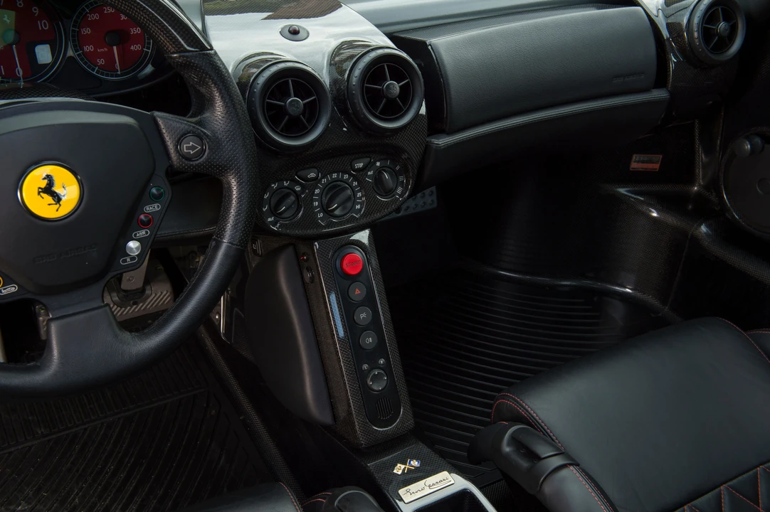 2004 Ferrari Enzo - Image 12 of 31