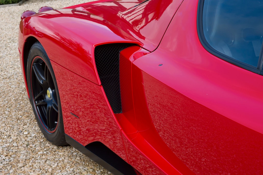 2004 Ferrari Enzo - Image 22 of 31