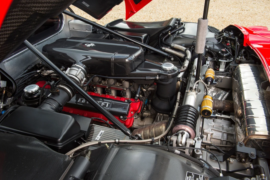 2004 Ferrari Enzo - Image 17 of 31