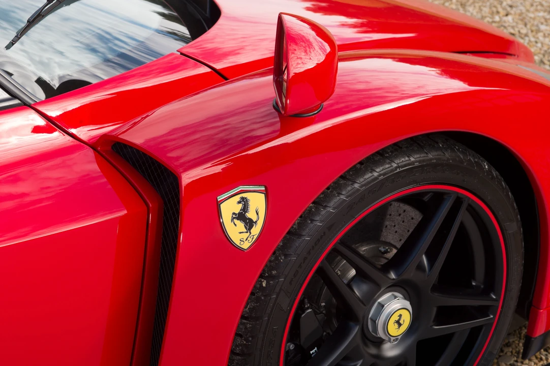 2004 Ferrari Enzo - Image 27 of 31