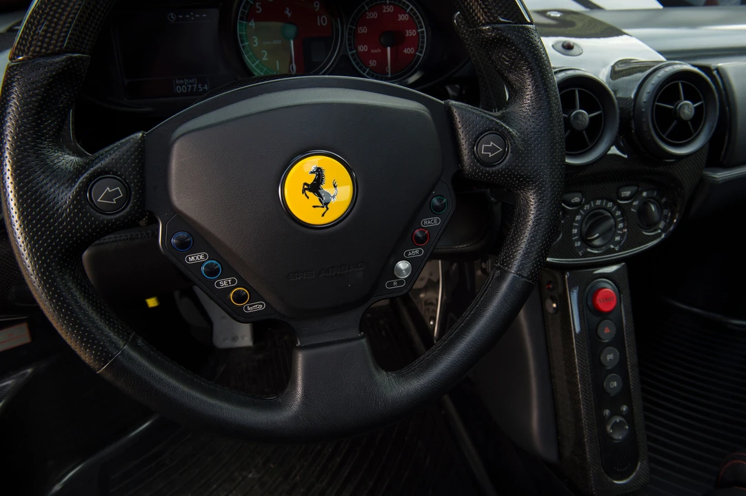 2004 Ferrari Enzo - Image 9 of 31