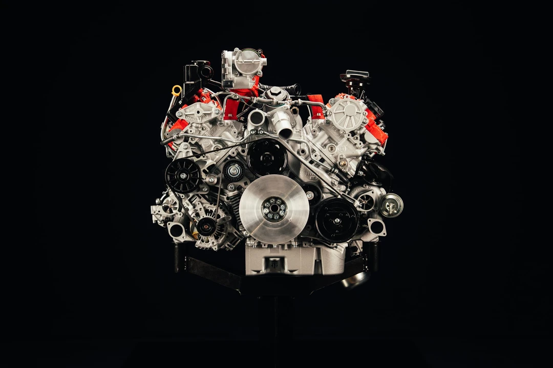 Parts & Memorabilia Engines - Image 14 of 31