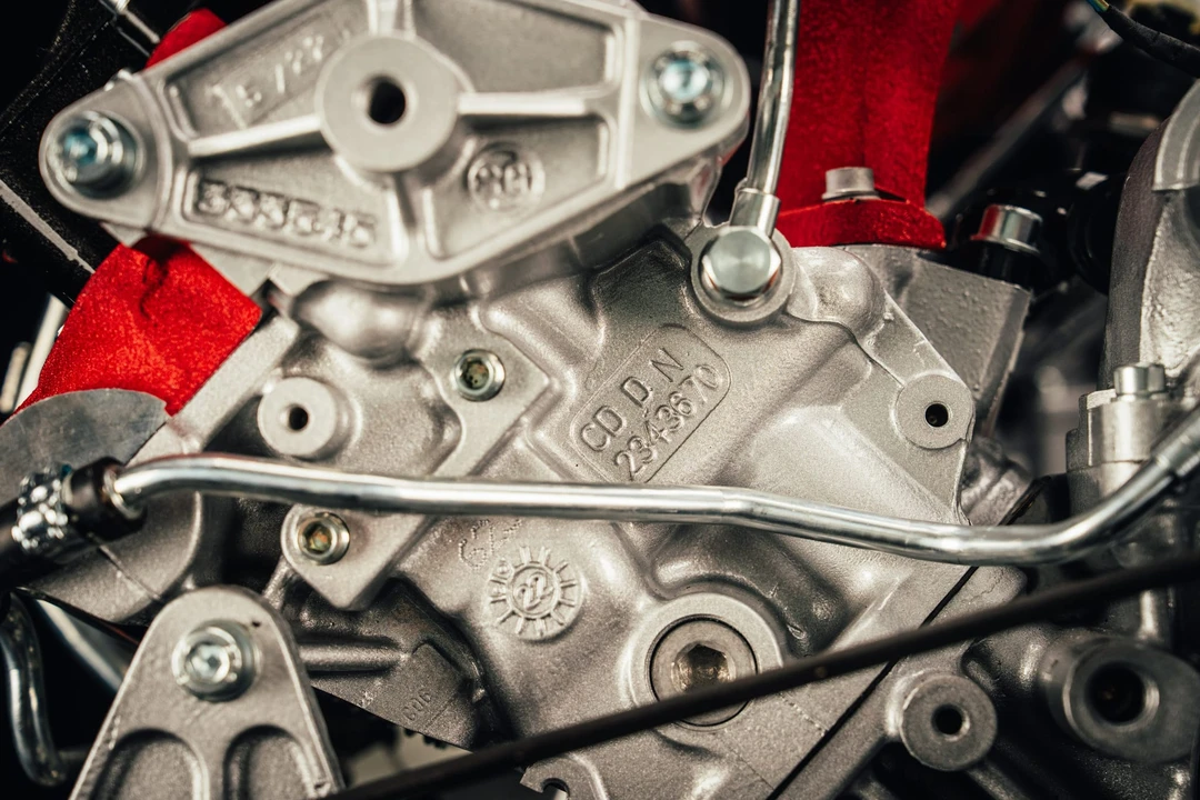 Parts & Memorabilia Engines - Image 28 of 31