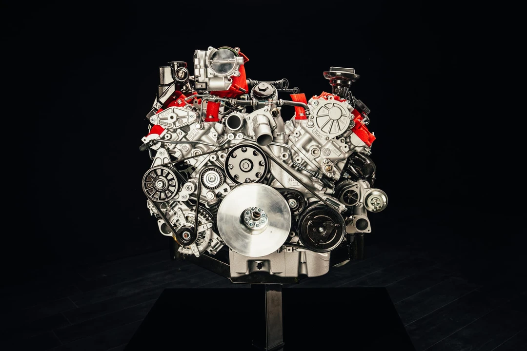 Parts & Memorabilia Engines - Image 12 of 31
