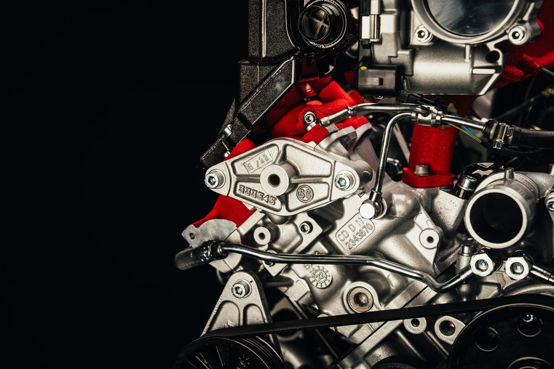 Parts & Memorabilia Engines - Image 27 of 31