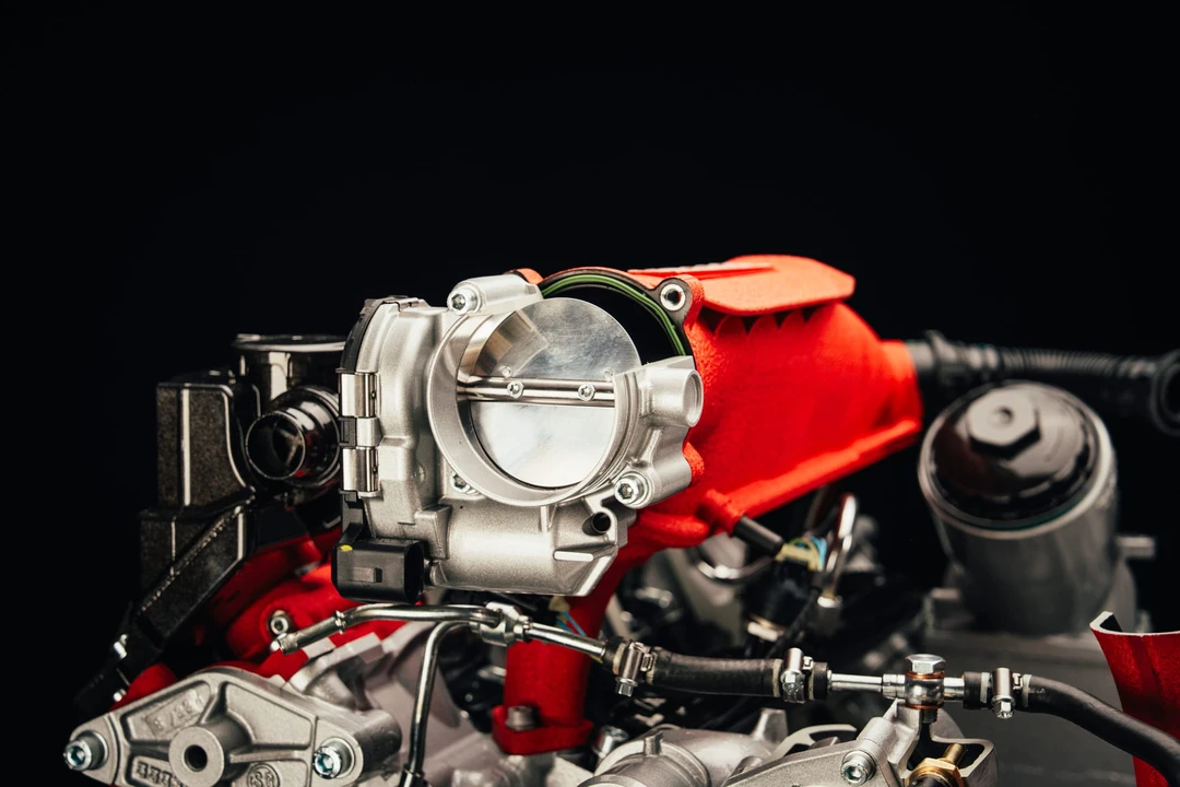 Parts & Memorabilia Engines - Image 23 of 31