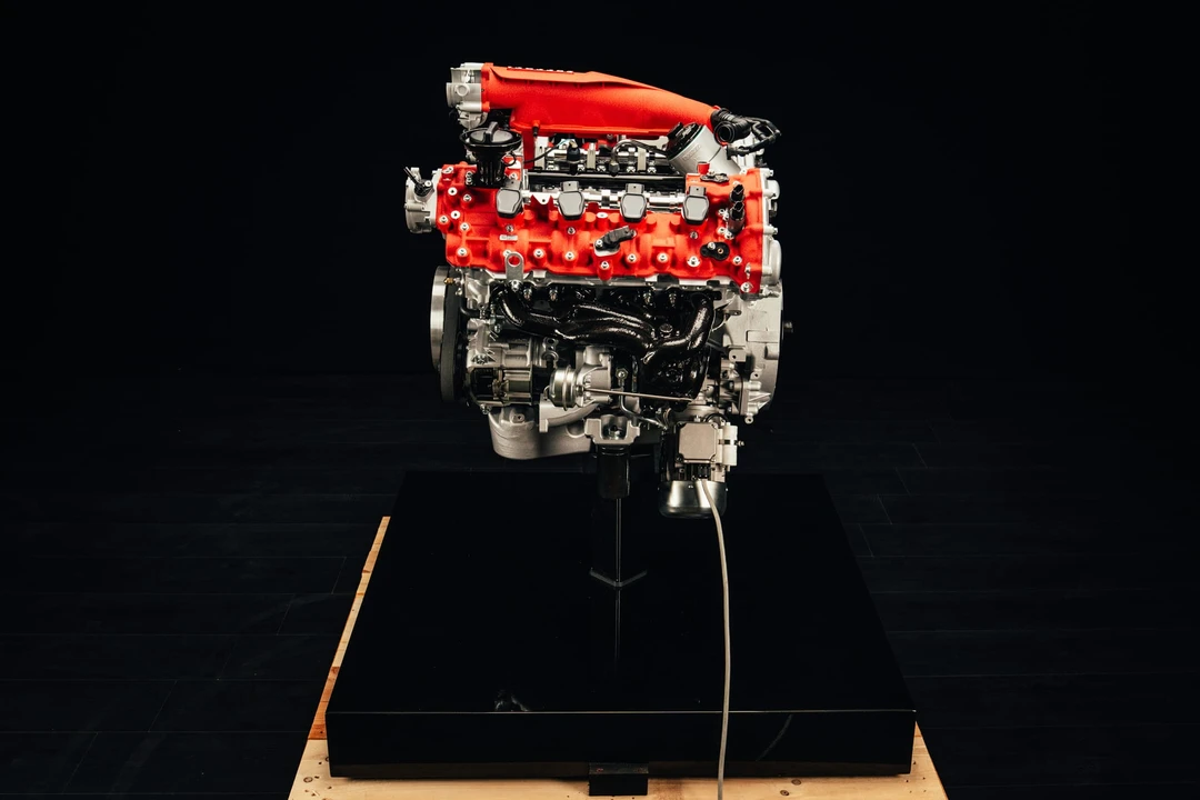 Parts & Memorabilia Engines - Image 2 of 31