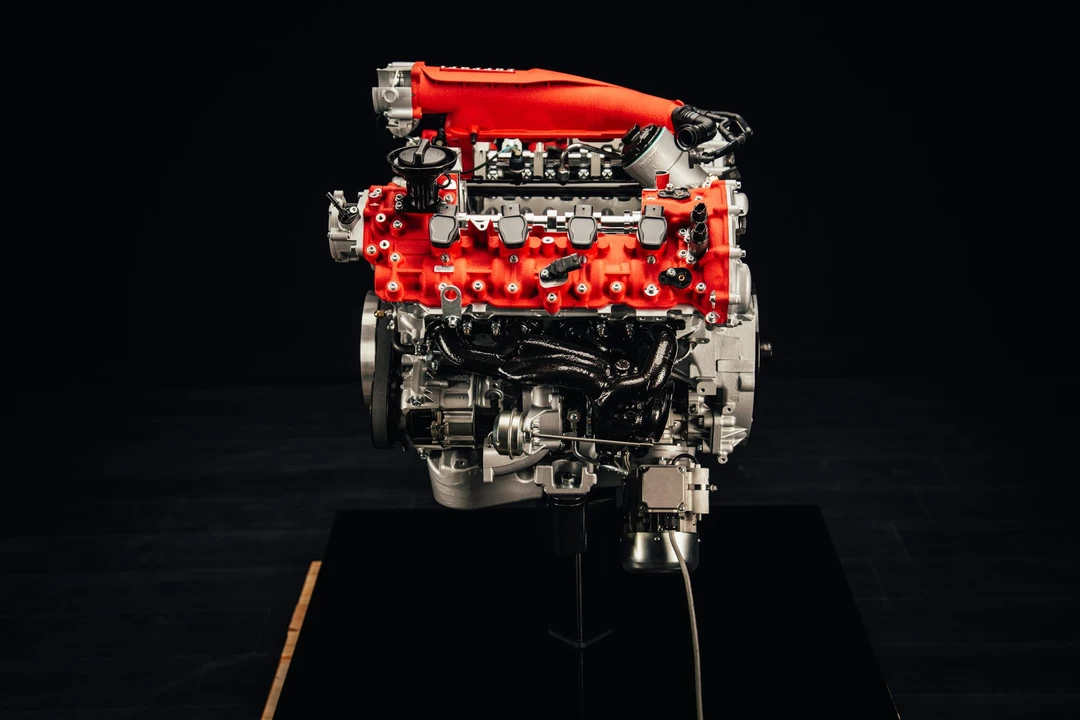 Parts & Memorabilia Engines - Image 5 of 31