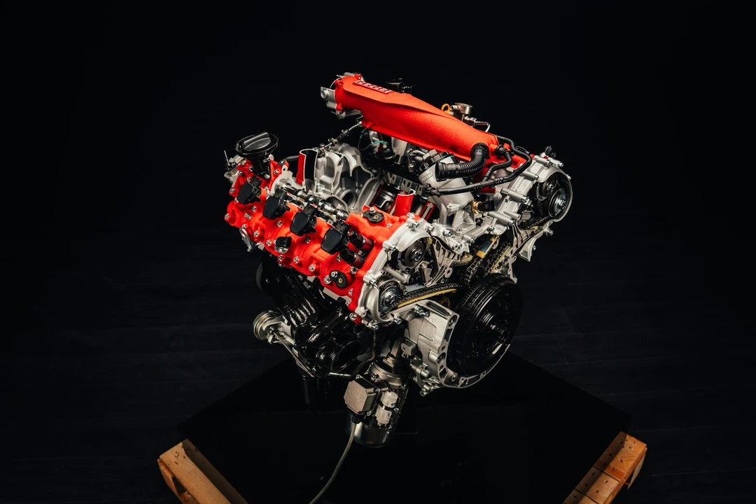 Parts & Memorabilia Engines - Image 7 of 31